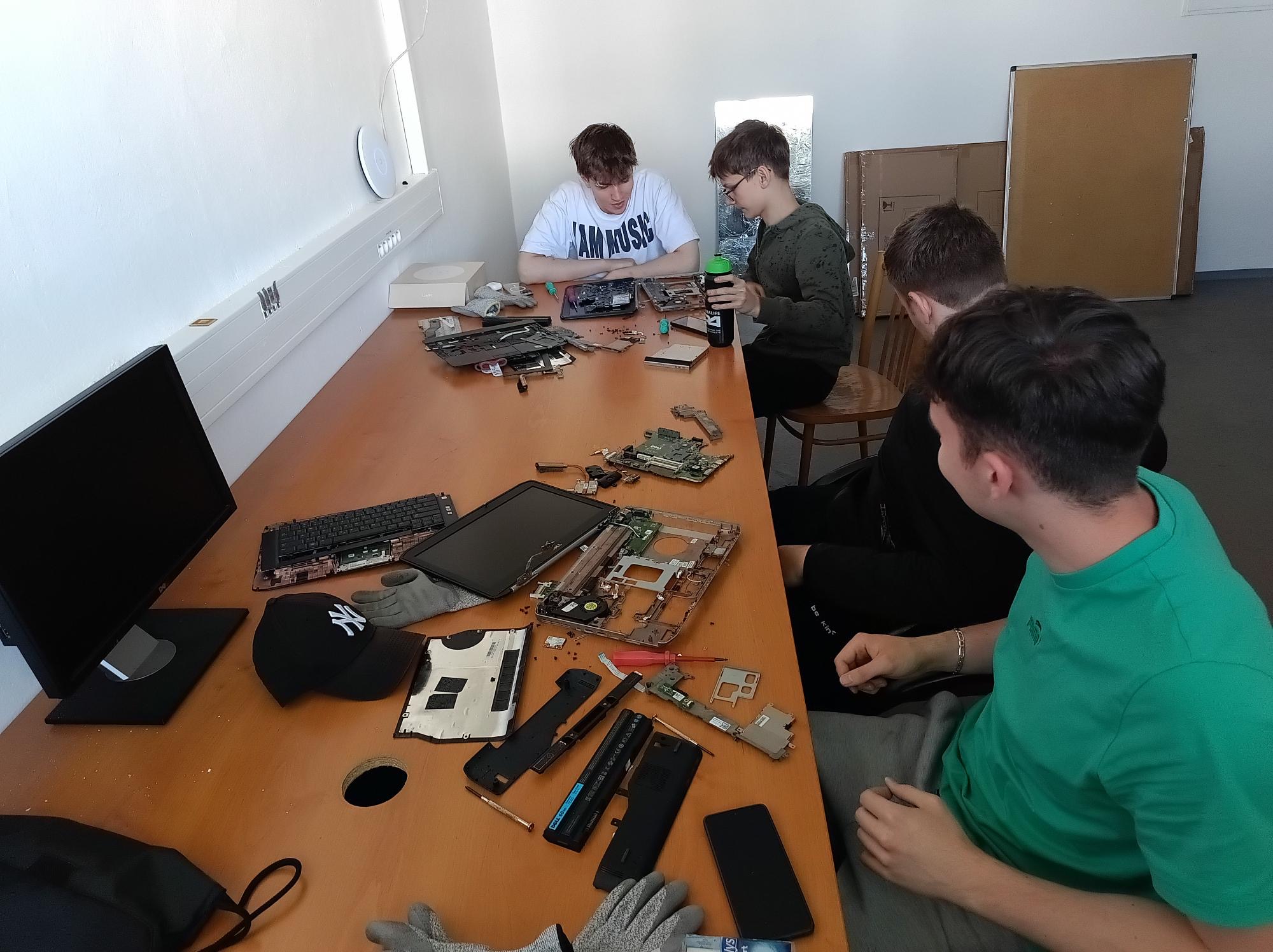 Future Specialists Gain Hands-On Experience with Us